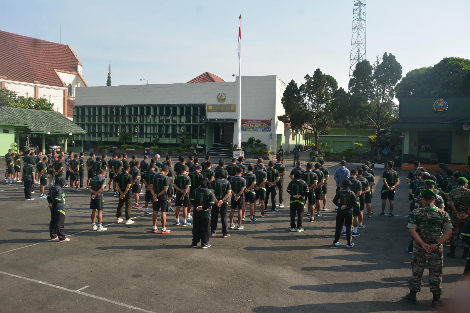 Prajurit Korem 073/Makutarama Senam SKJ Bersama 